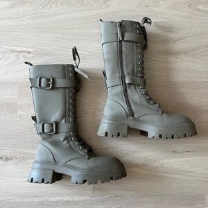 🍂 Zara Military Waxed Finish Laced Chunky Lug Sole Boots in Green Olive